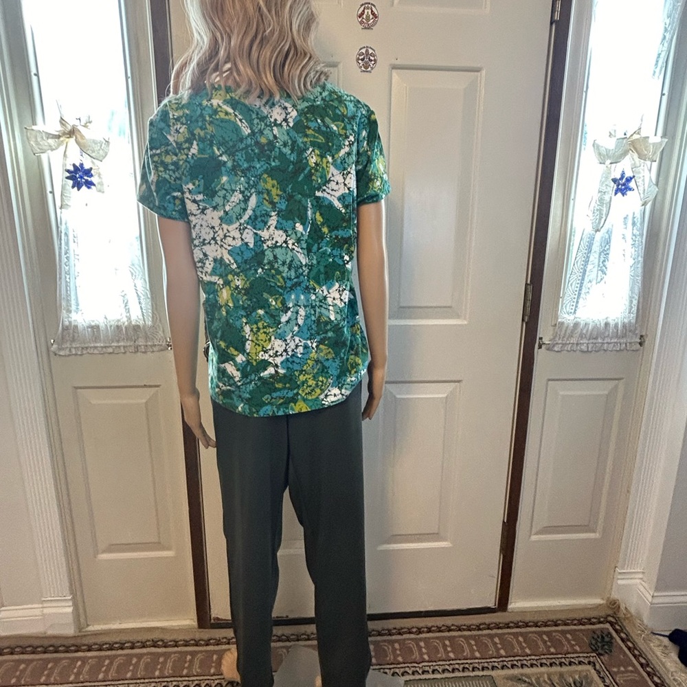 Ruby Rd. Top L In A Green Multicolor Print. Susan… - image 2